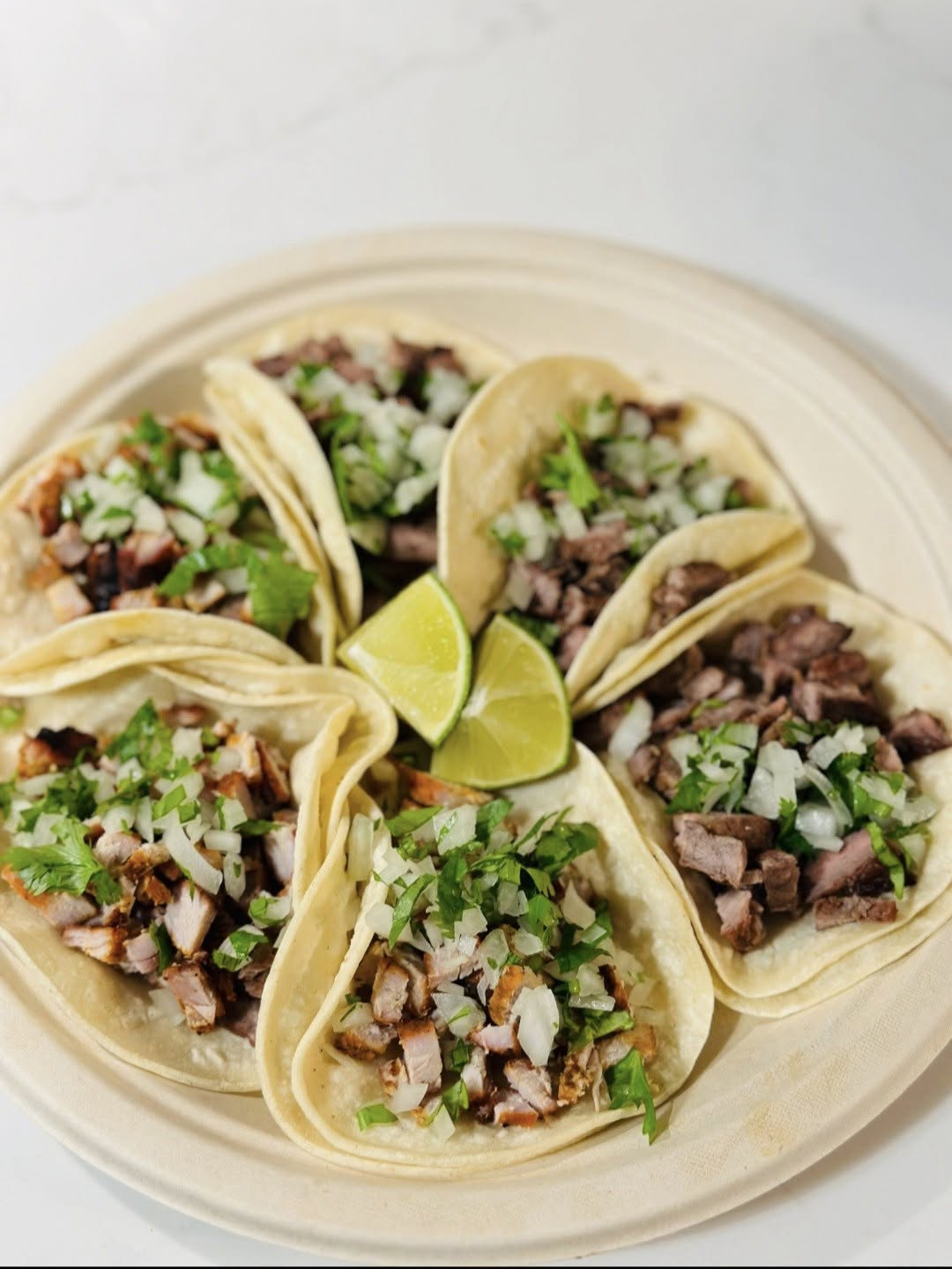 Tacos El Cholow community